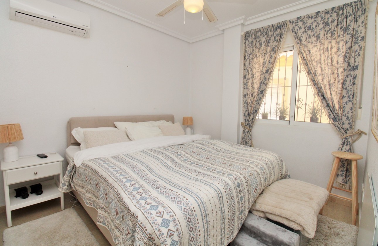 Resale - Villa - Villamartin - Los Dolses