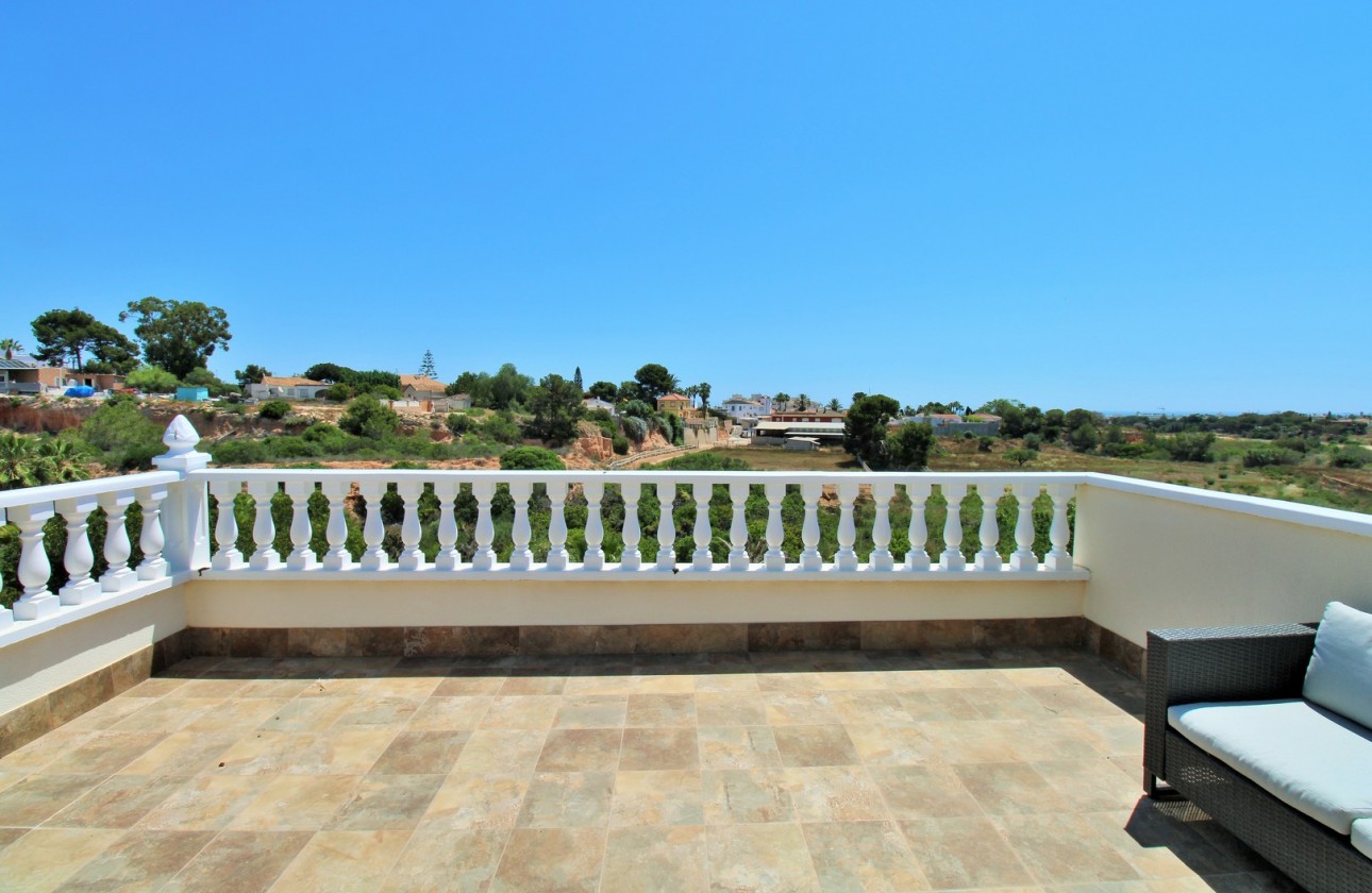 Resale - Villa - Villamartin - Los Dolses