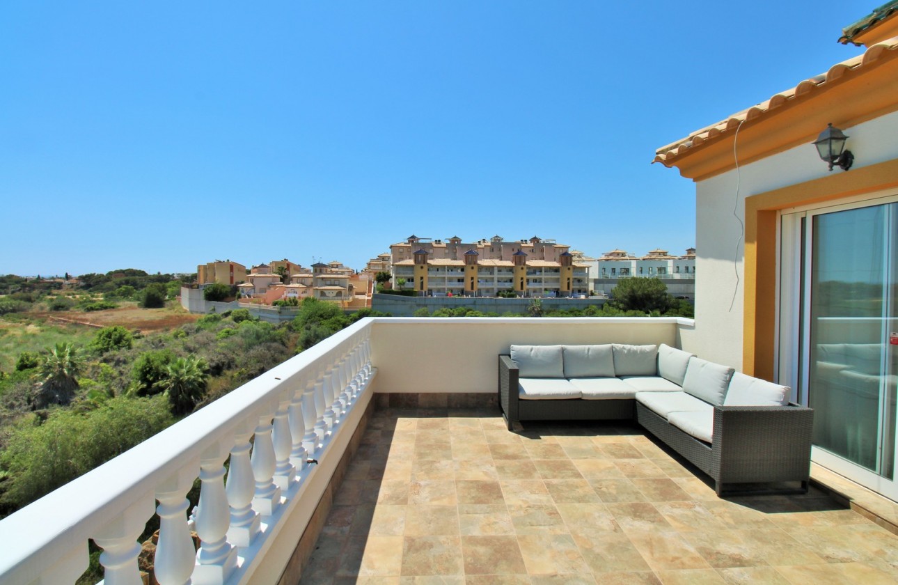 Resale - Villa - Villamartin - Los Dolses