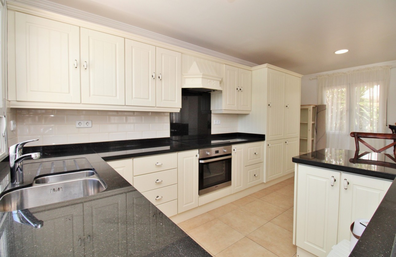 Resale - Villa - Villamartin - Los Dolses