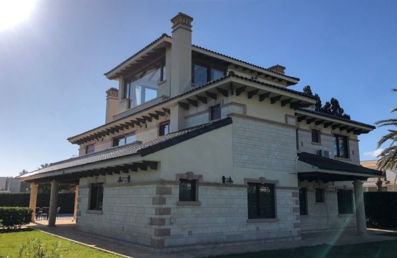 Resale - Villa - Orihuela Costa