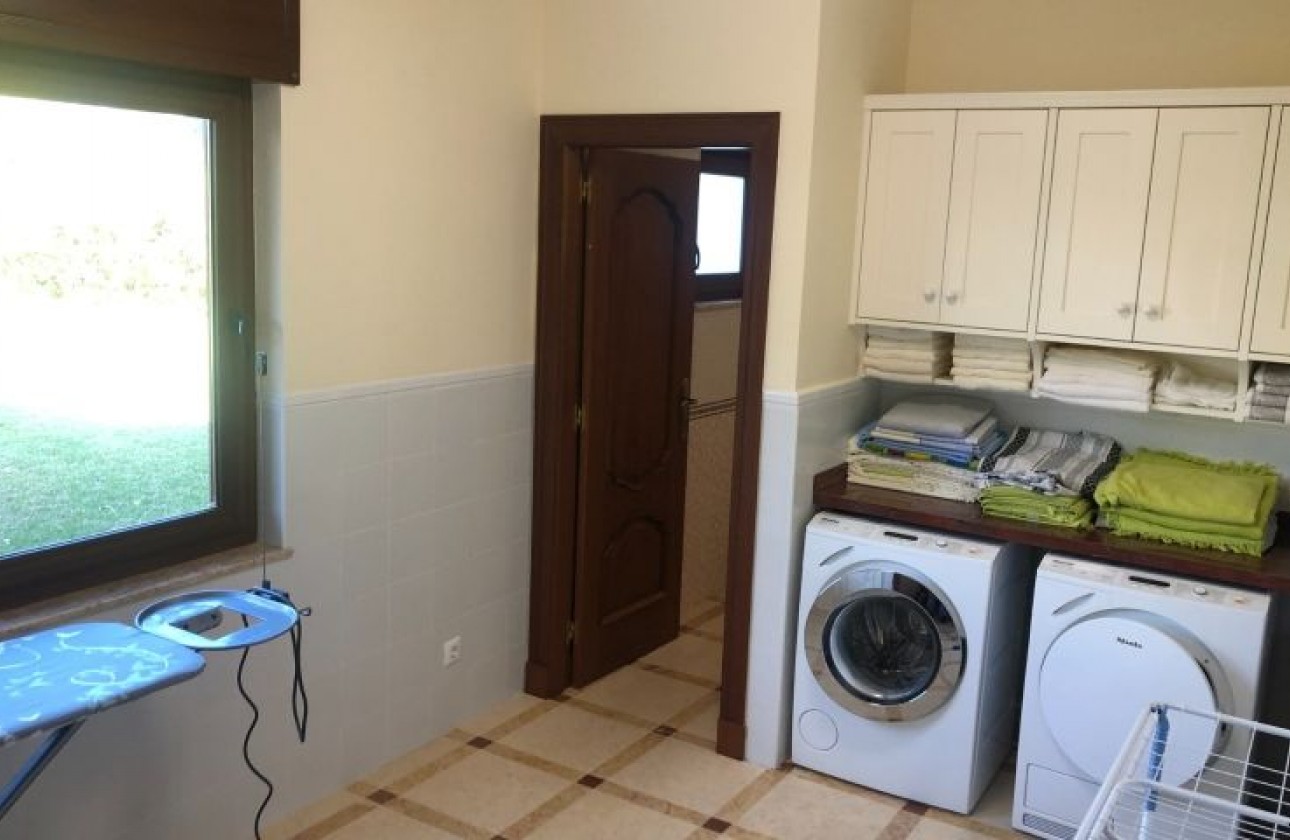 Resale - Villa - Orihuela Costa
