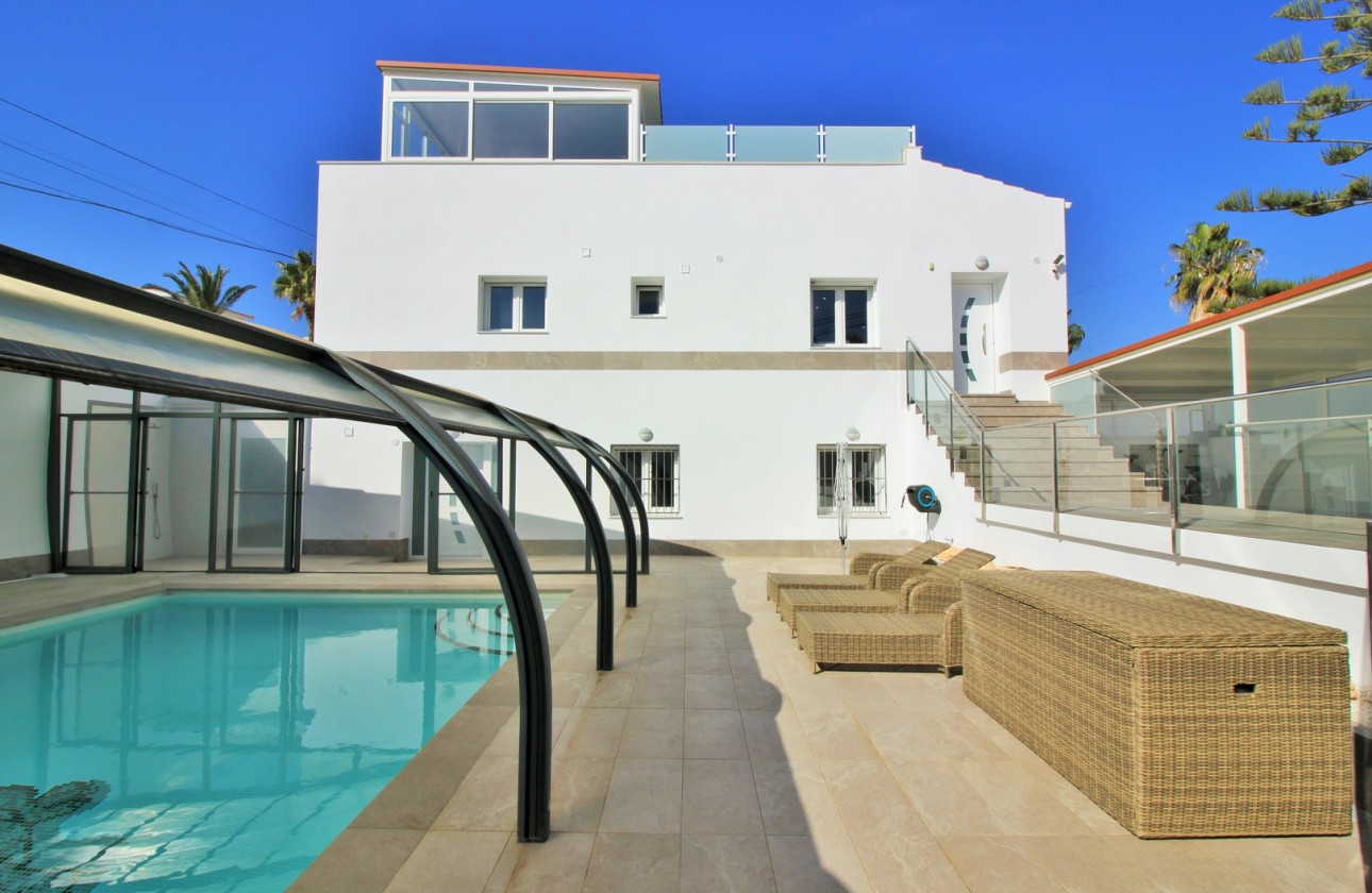 Resale - Villa - Villamartin
