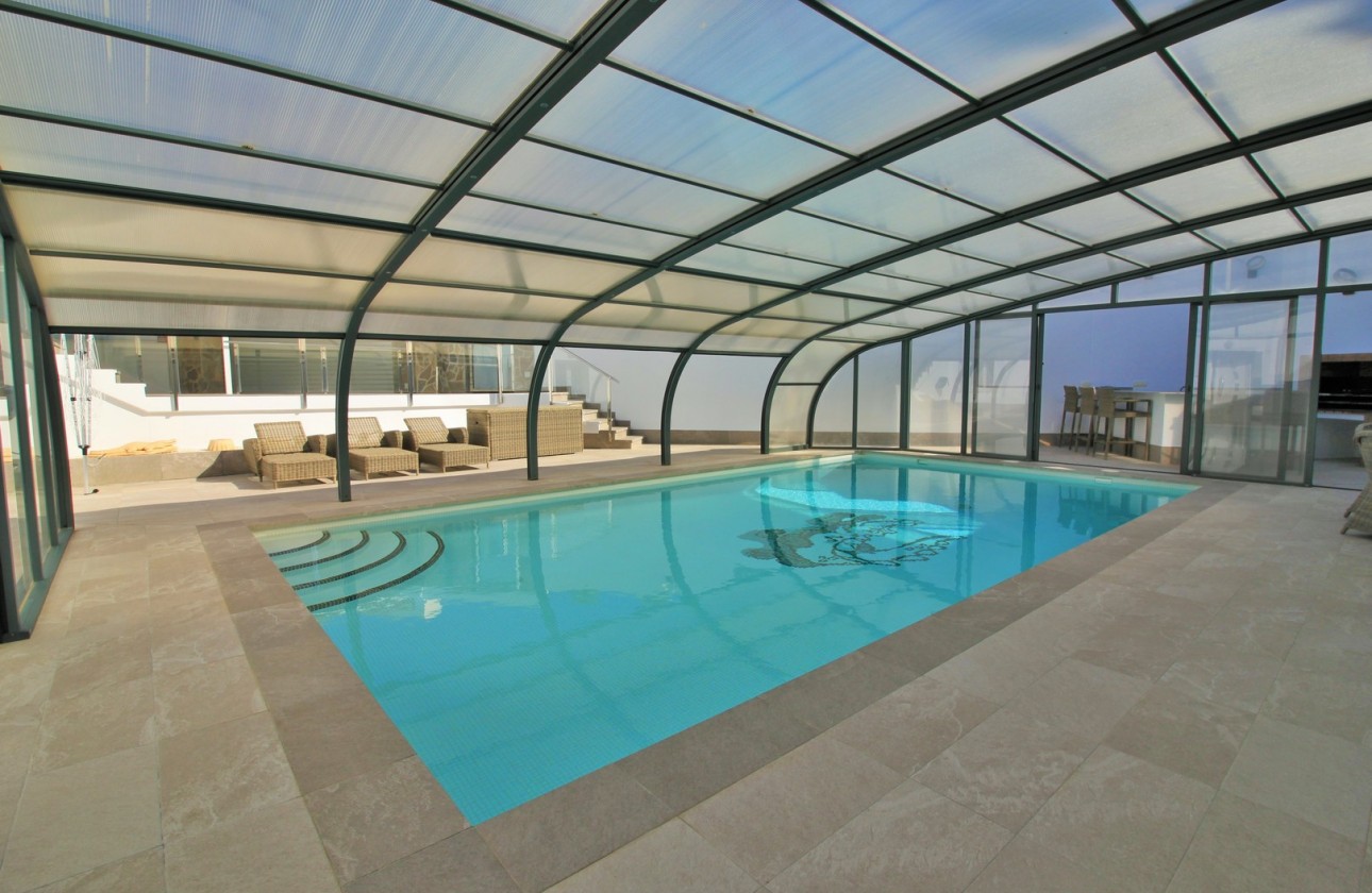 Resale - Villa - Villamartin
