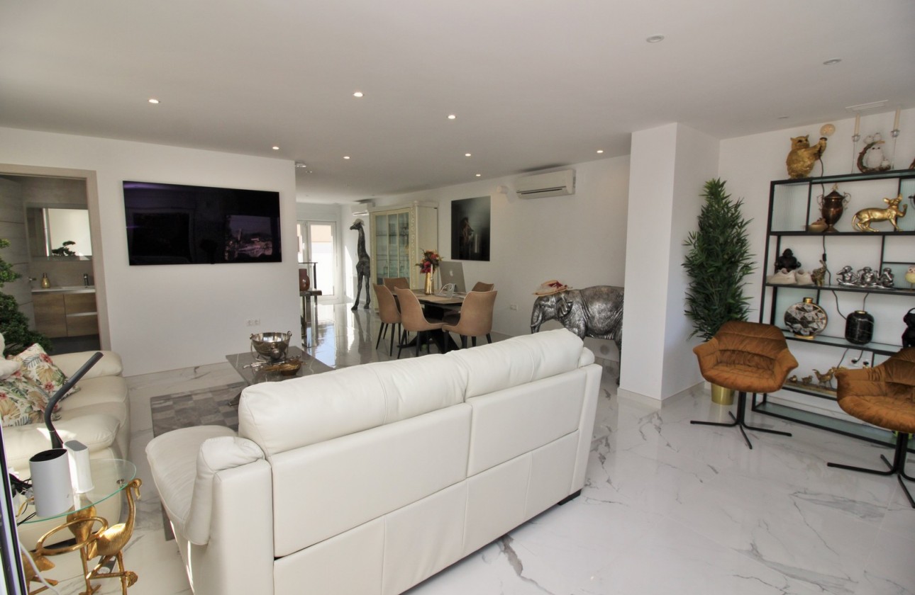 Resale - Villa - Villamartin
