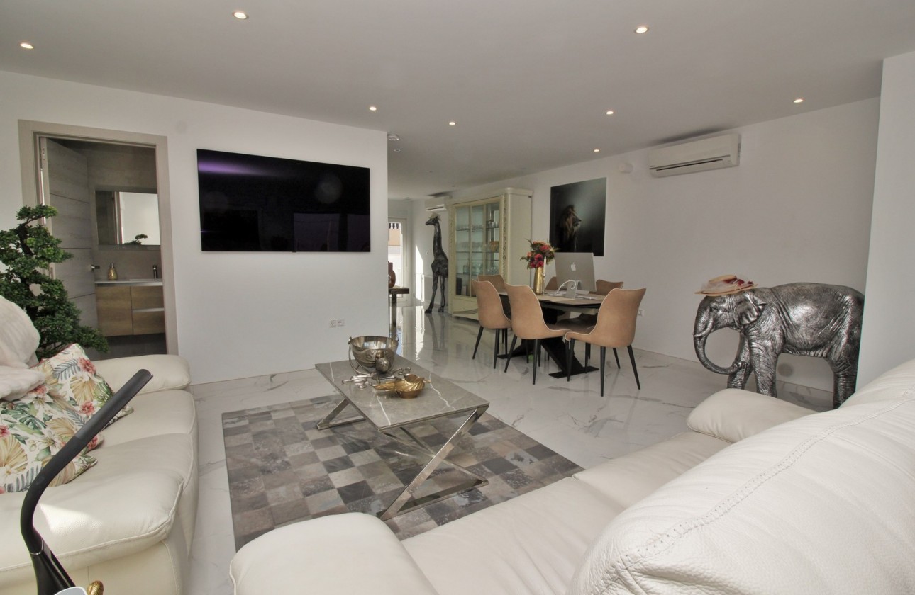 Resale - Villa - Villamartin