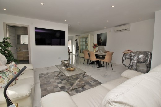 Resale - Villa - Villamartin