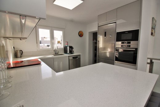 Resale - Villa - Villamartin