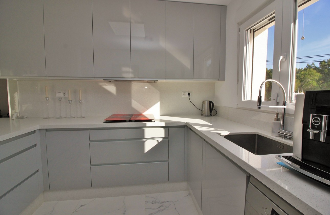 Resale - Villa - Villamartin