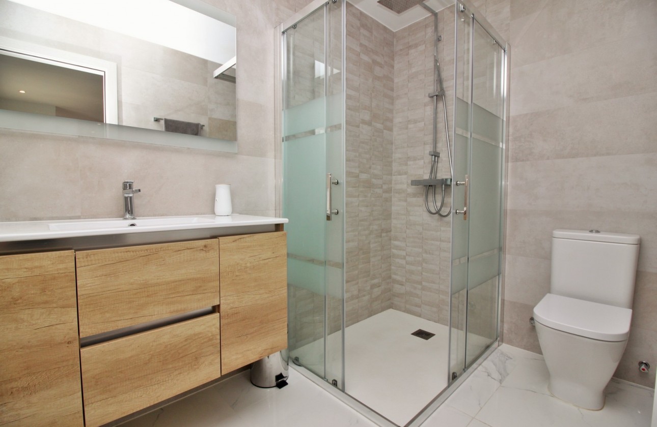 Resale - Villa - Villamartin