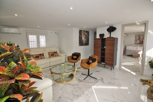 Resale - Villa - Villamartin