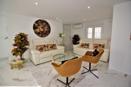 Resale - Villa - Villamartin