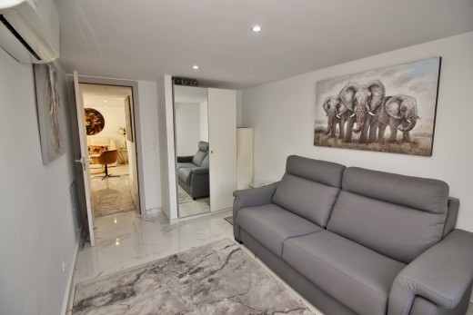 Resale - Villa - Villamartin