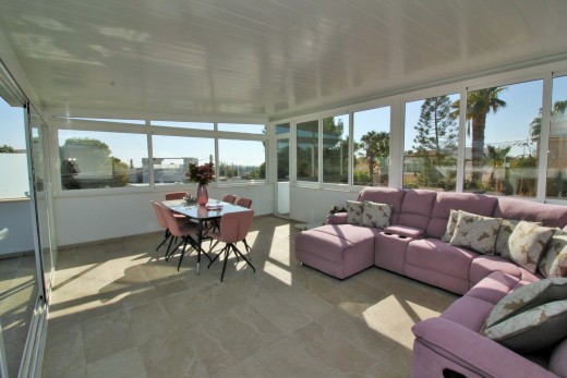 Resale - Villa - Villamartin