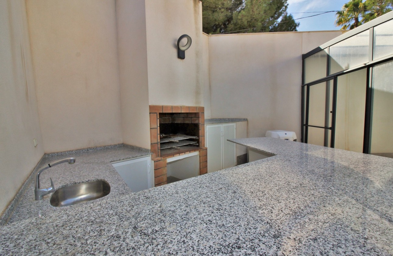 Resale - Villa - Villamartin