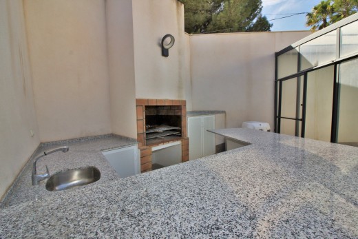 Resale - Villa - Villamartin