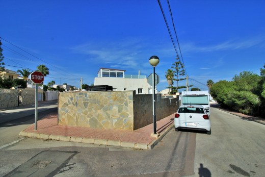 Resale - Villa - Villamartin