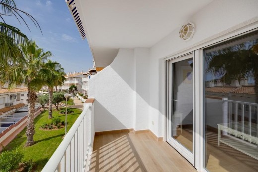 Resale - Apartment - Orihuela Costa - Campoamor