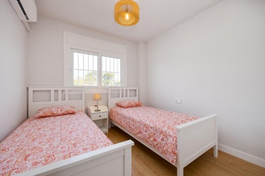 Resale - Apartment - Orihuela Costa - Campoamor