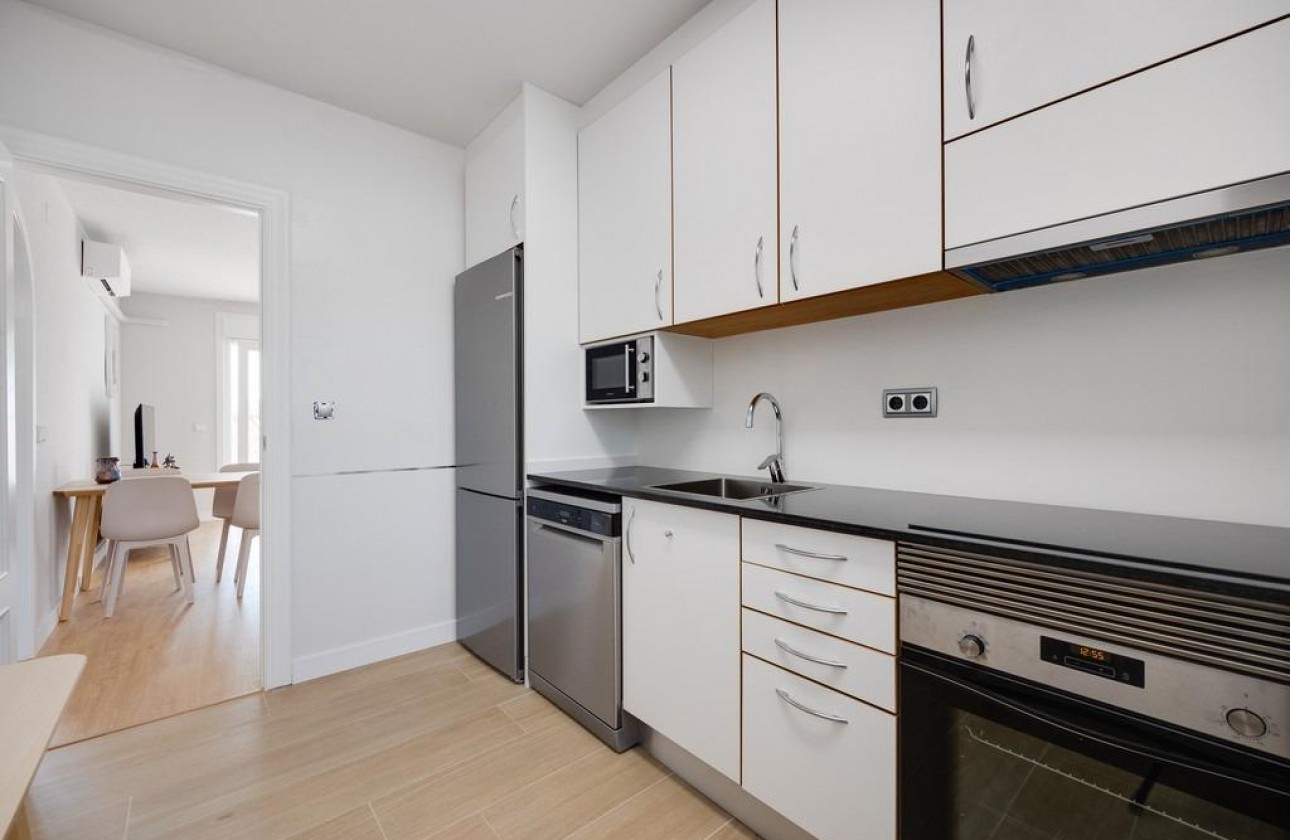 Resale - Apartment - Orihuela Costa - Campoamor