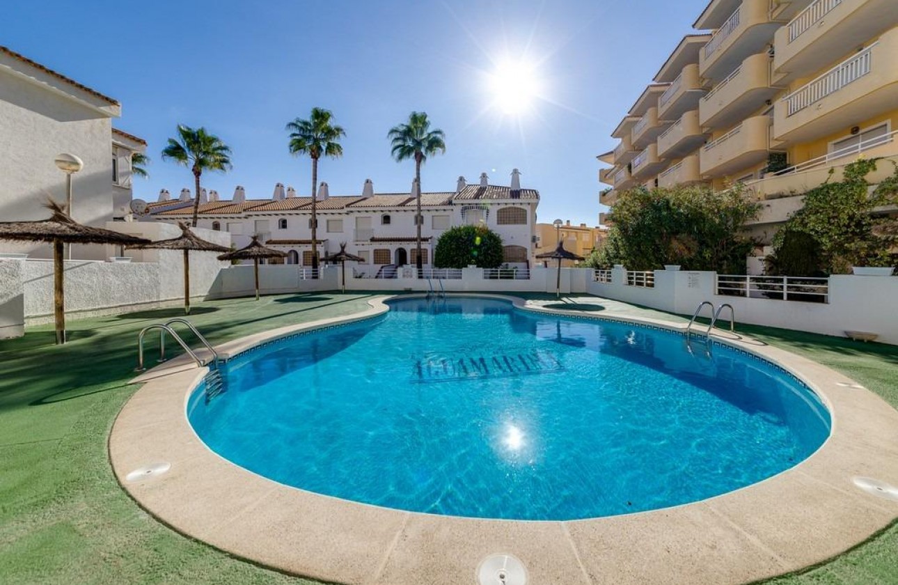 Resale - Apartment - Orihuela Costa - Campoamor