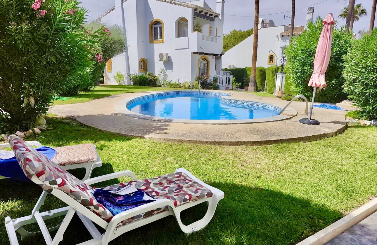 Återförsäljning - Detached Villa - Orihuela Costa - Villamartin