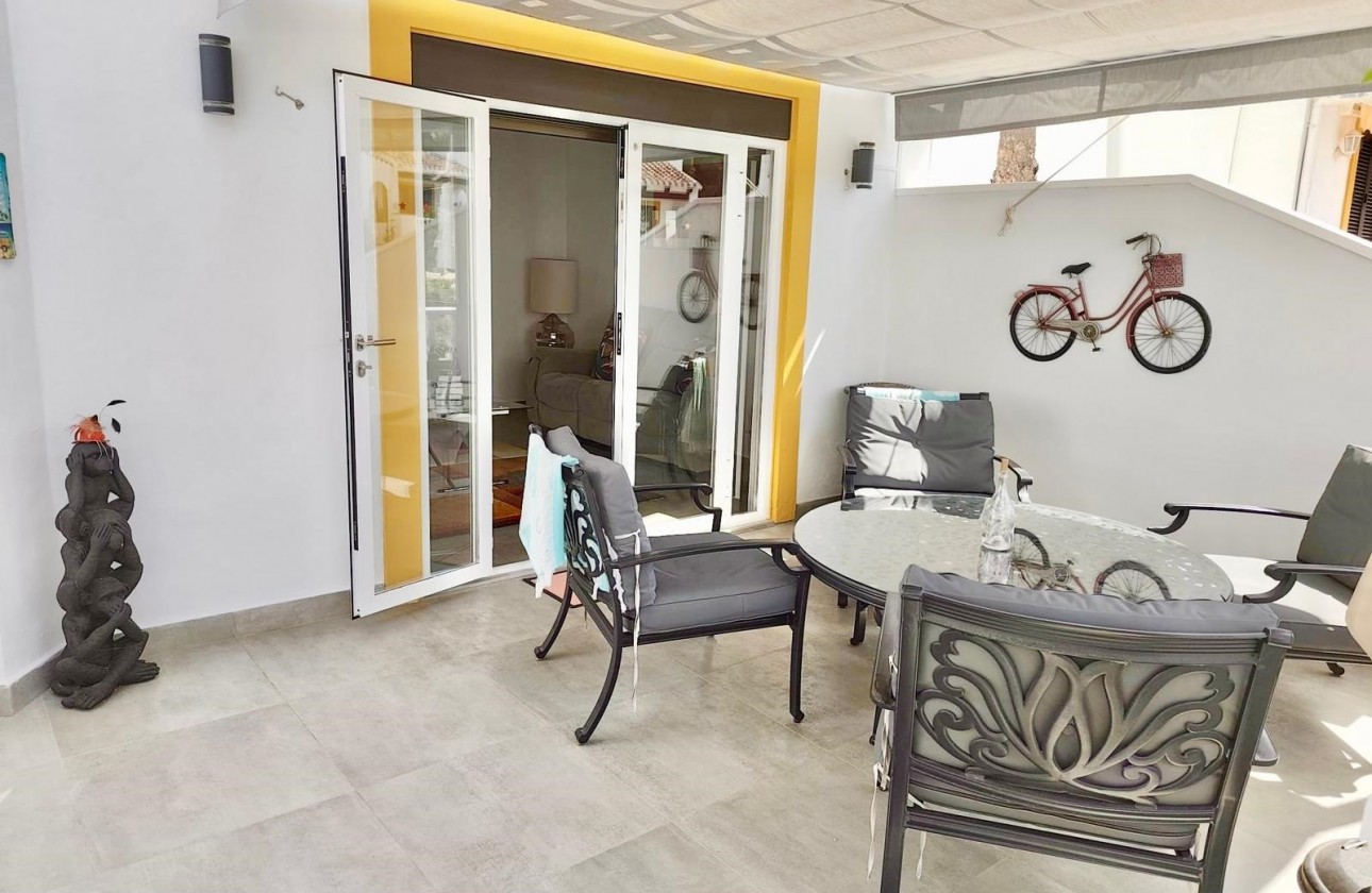 Återförsäljning - Detached Villa - Orihuela Costa - Villamartin