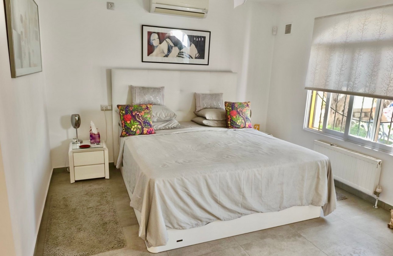 Återförsäljning - Detached Villa - Orihuela Costa - Villamartin