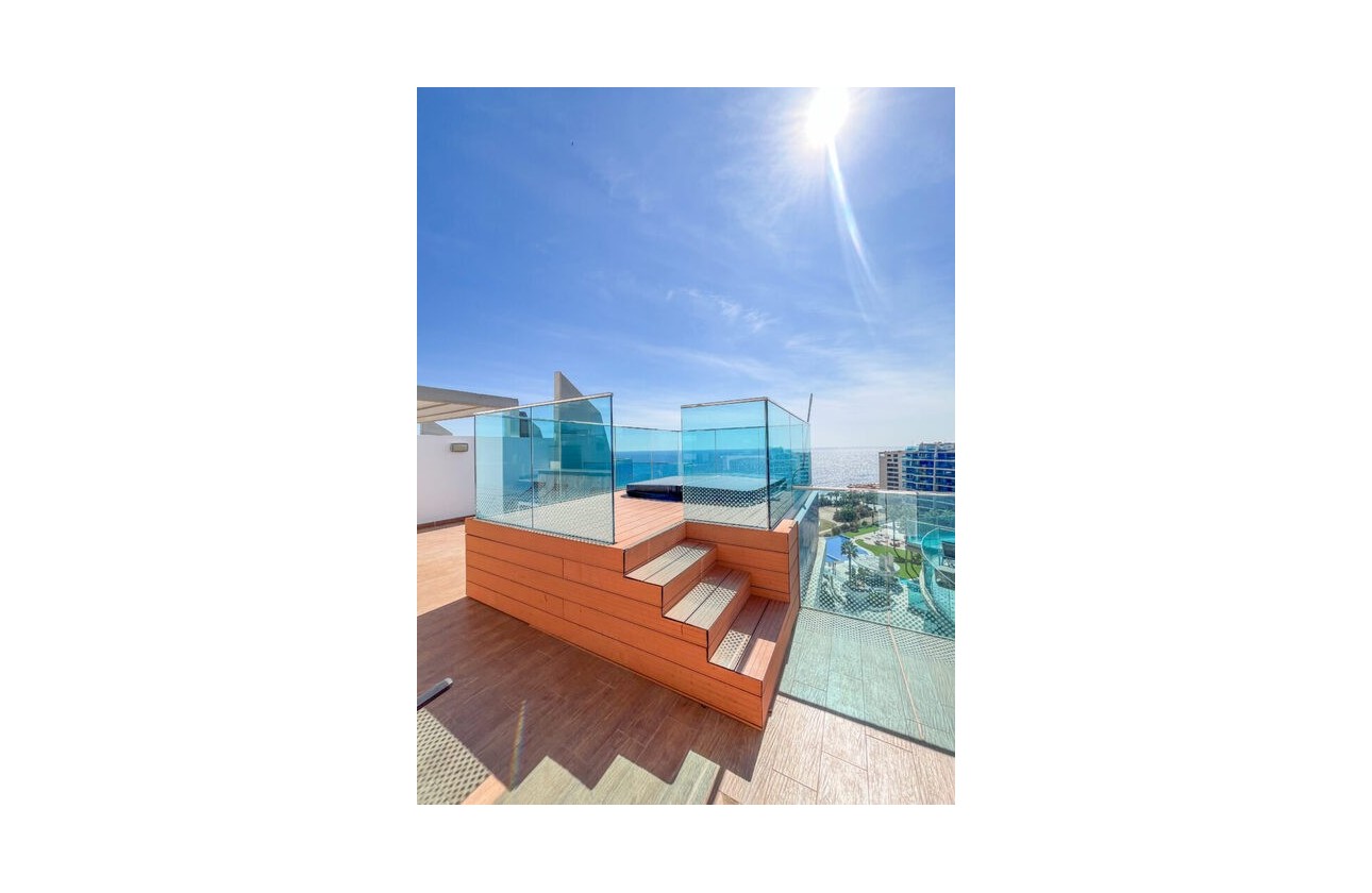 Resale - Apartment Penthouse - Punta Prima